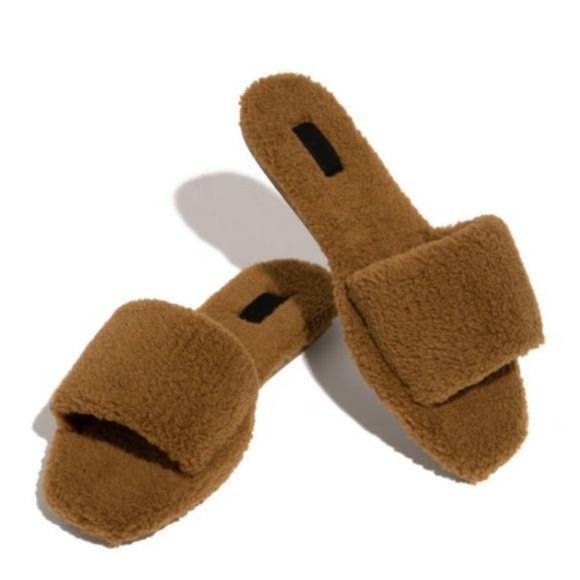 !! NEW !! Cozy Faux Sherpa Teddy Slides in Carmel - Picture 4 of 6